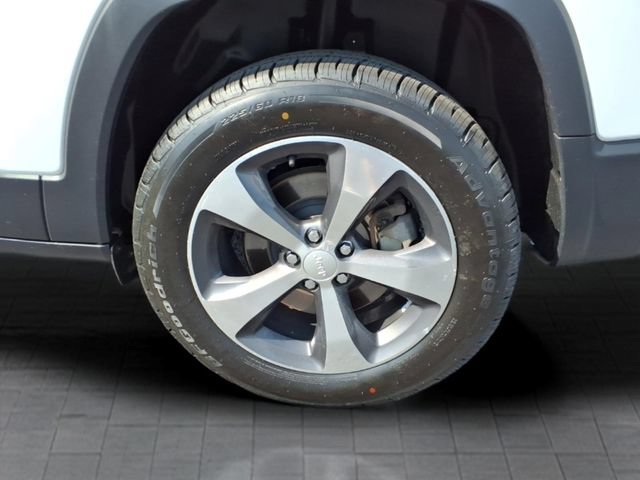 Used 2019 Jeep Cherokee Limited AWD/4WD image 9