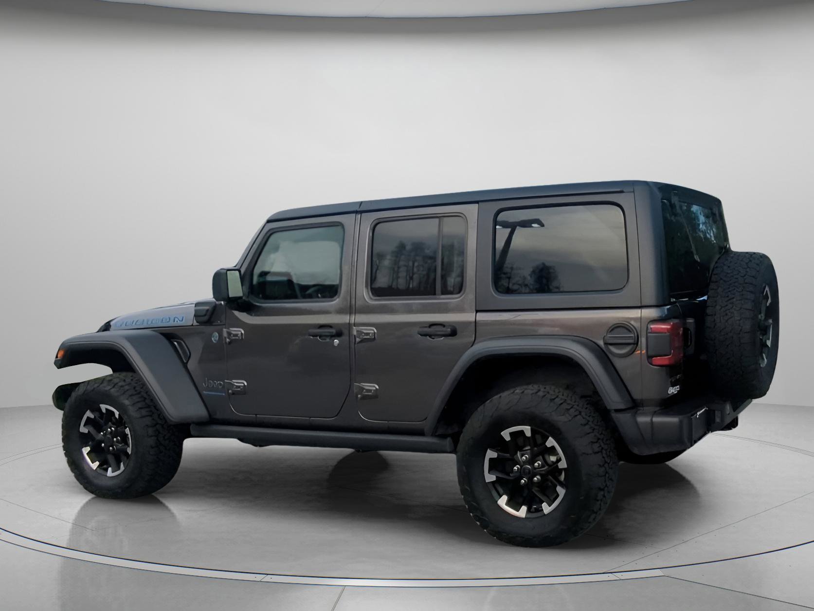 Used 2025 Jeep Wrangler Rubicon w/ Convenience Group image 18