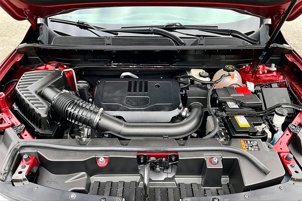 Used 2023 GMC Acadia SLE image 12