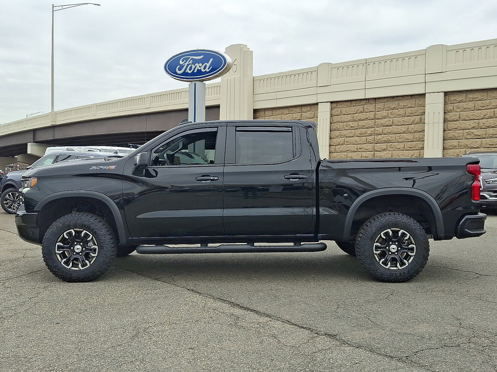 Used 2025 Chevrolet Silverado 1500 ZR2 image 5