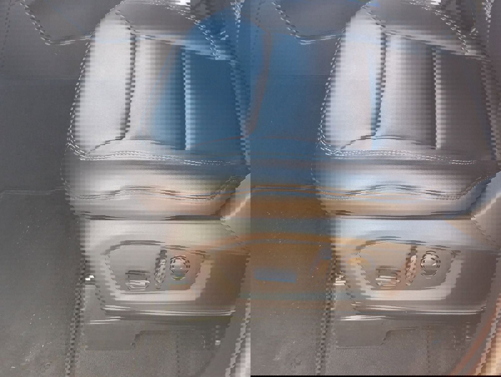 Certified 2022 Ford Explorer XLT w/ Equipment Group 202A image 20