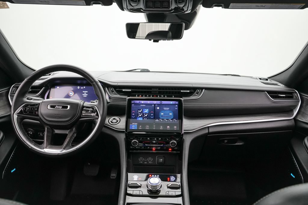Used 2021 Jeep Grand Cherokee L Overland w/ Luxury Tech Group IV AWD/4WD image 14