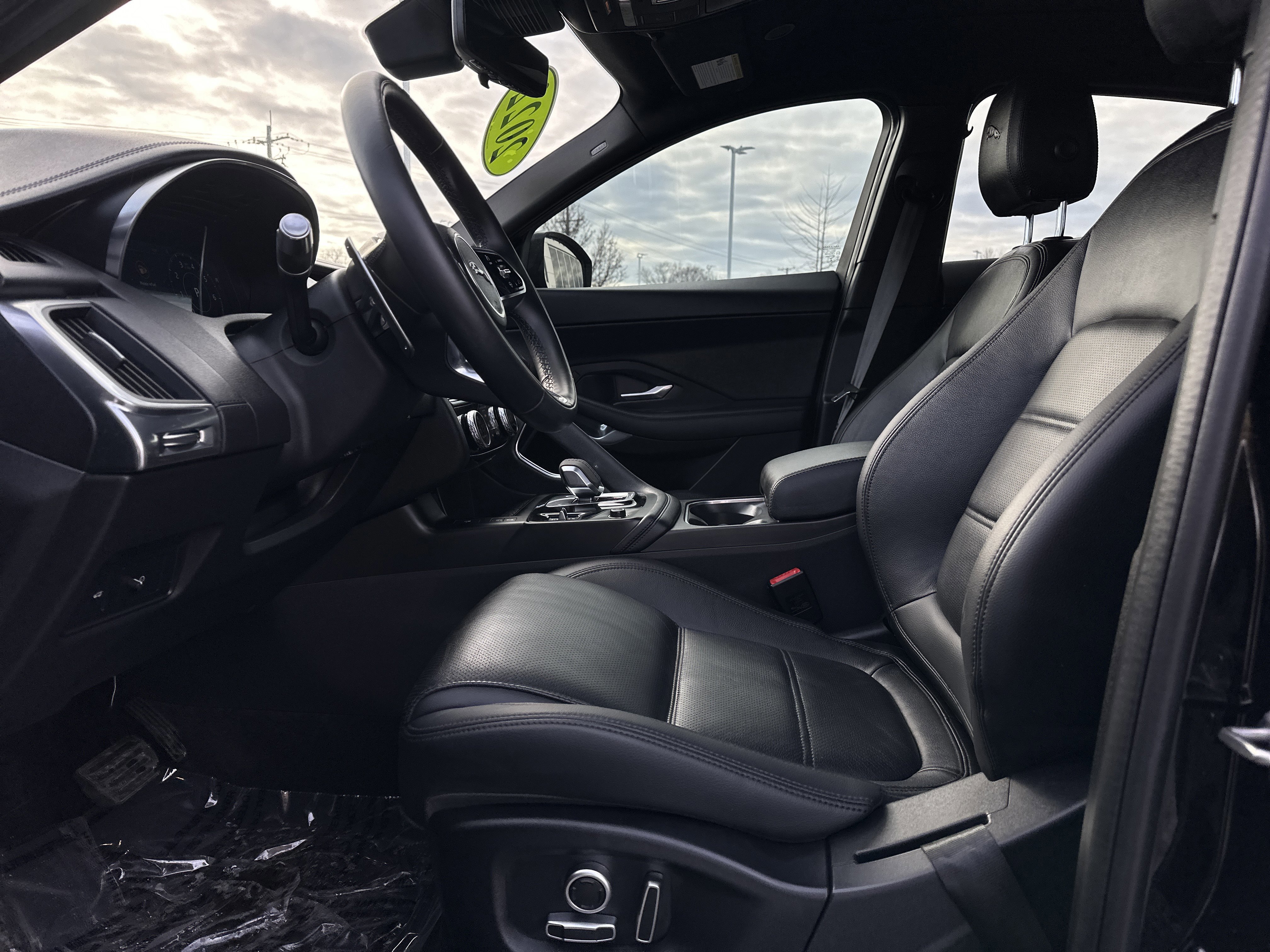 Used 2022 Jaguar E-PACE SE image 17