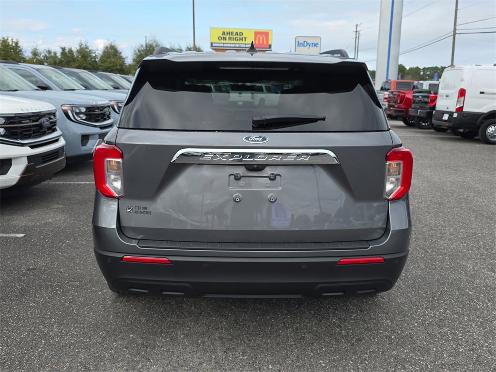 Certified 2024 Ford Explorer XLT image 6