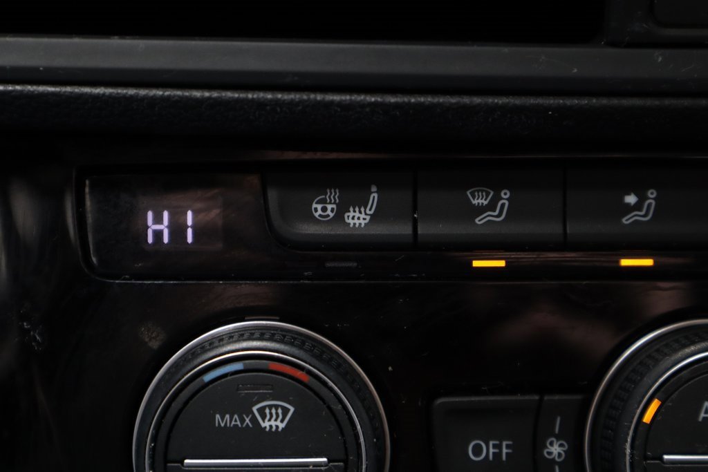 Used 2021 Volkswagen Jetta SE w/ SE Cold Weather Package image 10