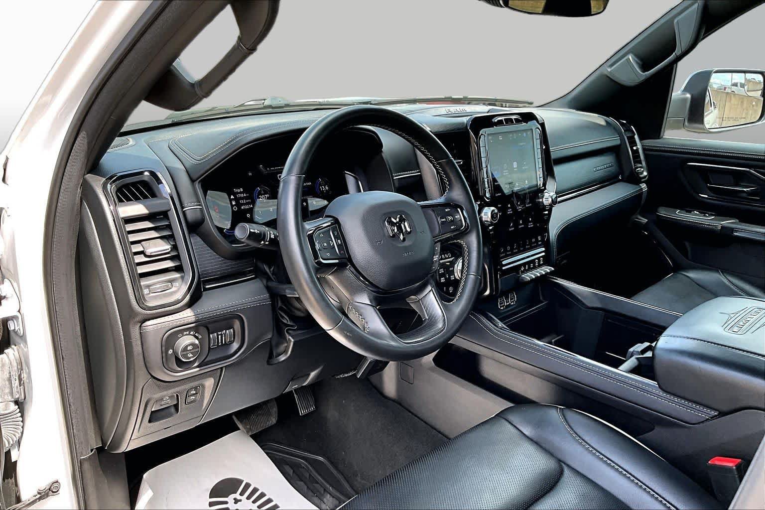 Used 2023 RAM 1500 Limited w/ Body Color Bumper Group AWD/4WD image 18