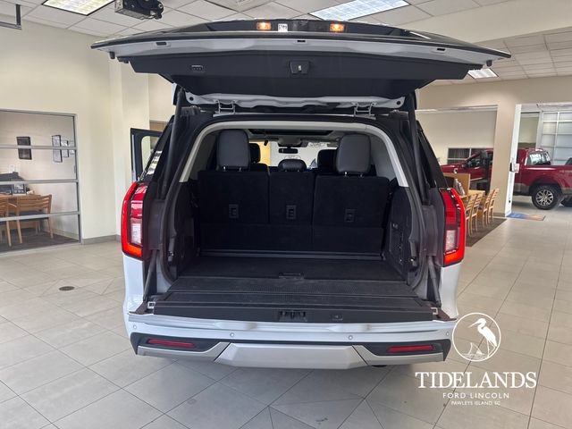 Certified 2025 Ford Expedition Platinum AWD/4WD image 12