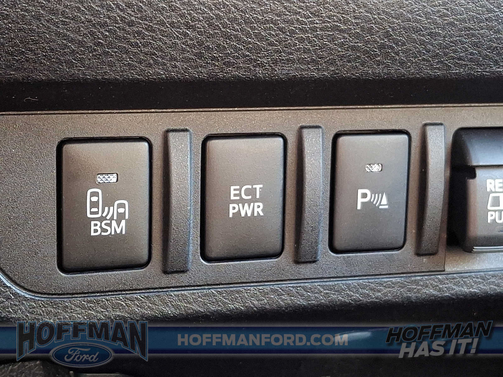 Used 2023 Toyota Tacoma TRD Off-Road w/ Technology Package AWD/4WD image 24