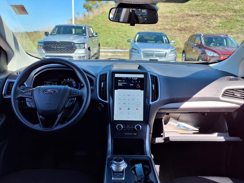 Certified 2022 Ford Edge SE image 11