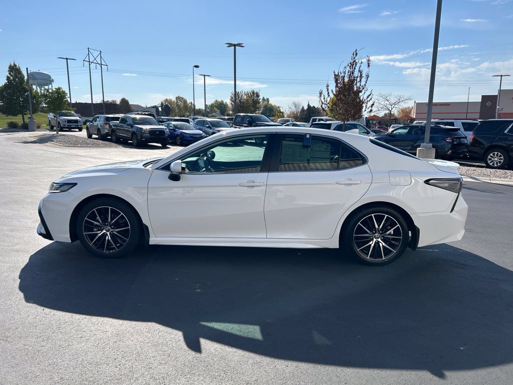 Used 2023 Toyota Camry SE w/ Cold Weather Package AWD/4WD image 9