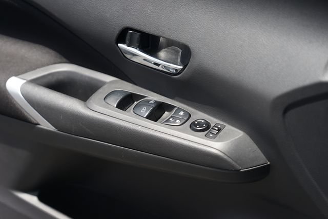 Used 2021 Nissan Kicks SV FWD image 29