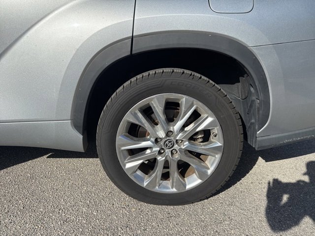 Used 2022 Toyota Highlander Limited image 15