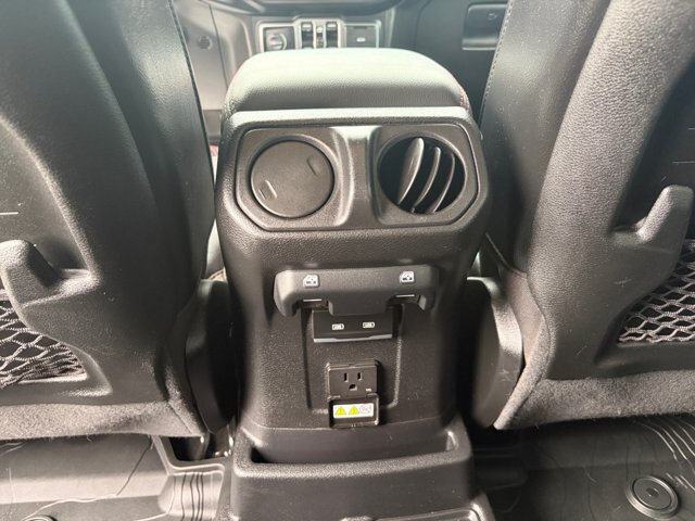 Used 2021 Jeep Wrangler Unlimited Rubicon AWD/4WD image 28
