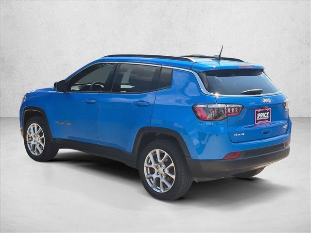 Used 2023 Jeep Compass Latitude w/ Sun and Sound Group AWD/4WD image 8
