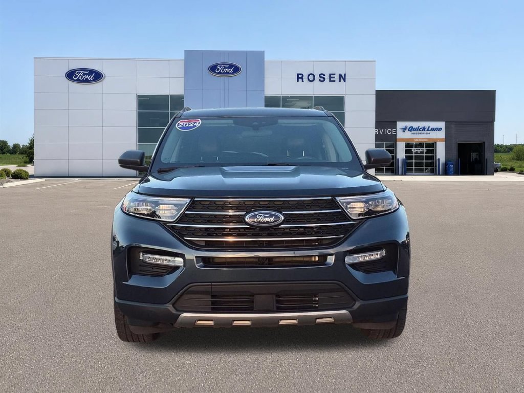 Certified 2024 Ford Explorer XLT w/ Equipment Group 202A AWD/4WD image 8