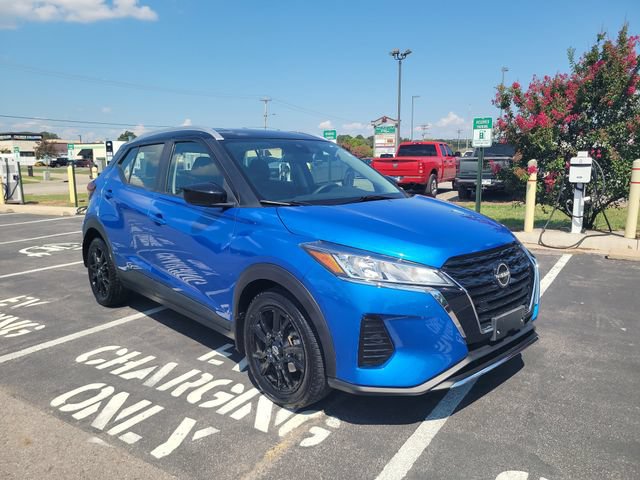 Used 2022 Nissan Kicks SV FWD image 3