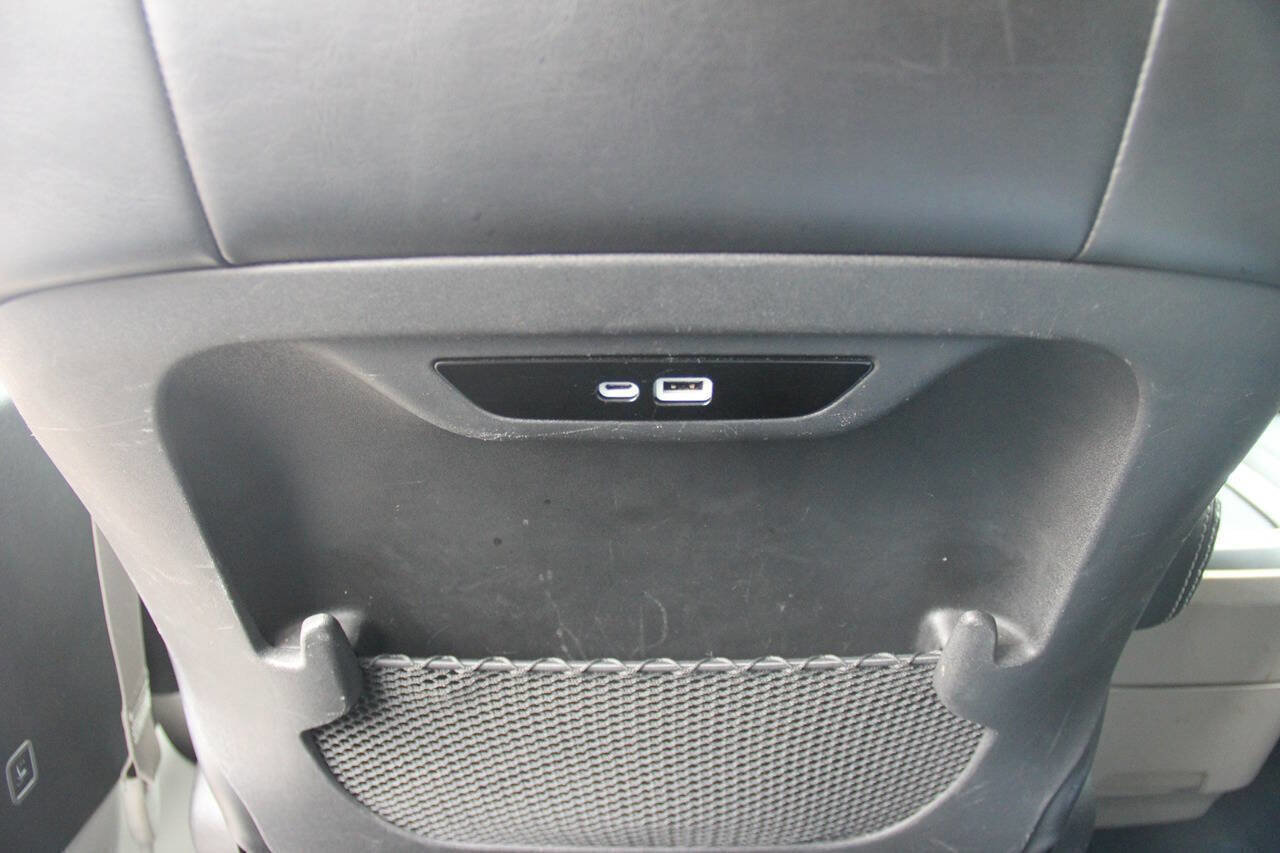 Used 2024 Chrysler Pacifica Touring-L FWD image 15