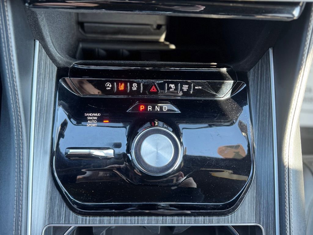 Used 2024 Jeep Wagoneer Series II w/ Flexible Seating Group image 26