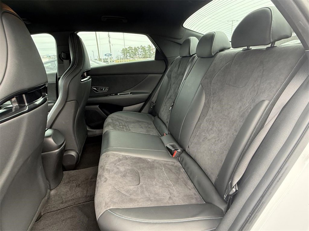Used 2022 Hyundai Elantra N image 8