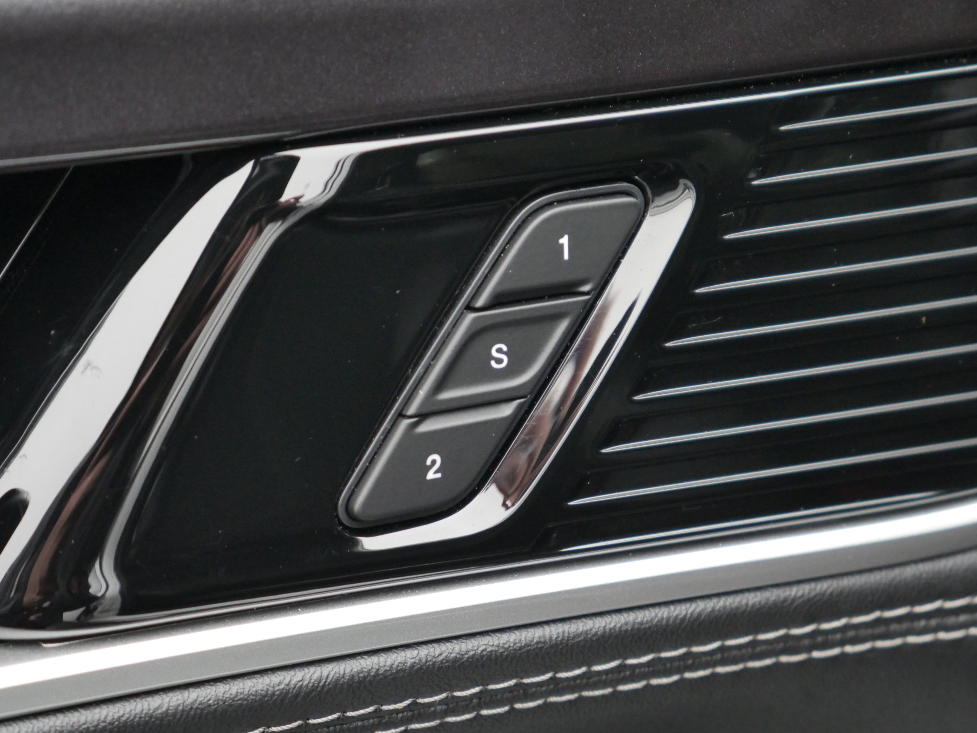 Used 2024 Jeep Wagoneer 4WD image 33