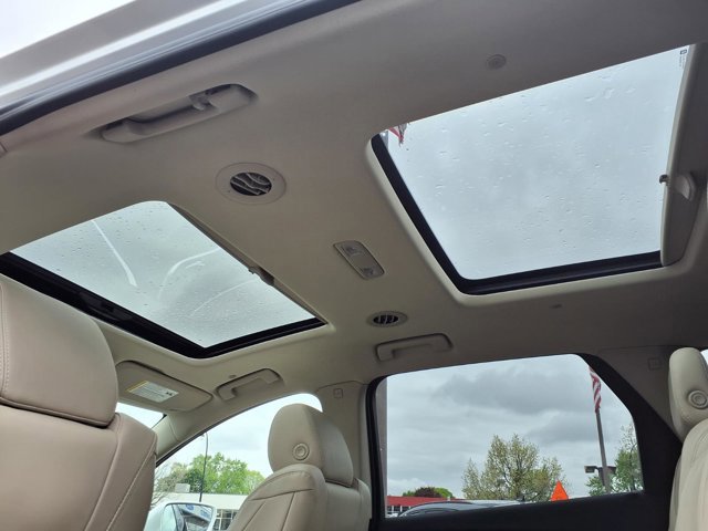 Used 2018 Buick Enclave Premium w/ Experience Buick Package AWD/4WD image 3