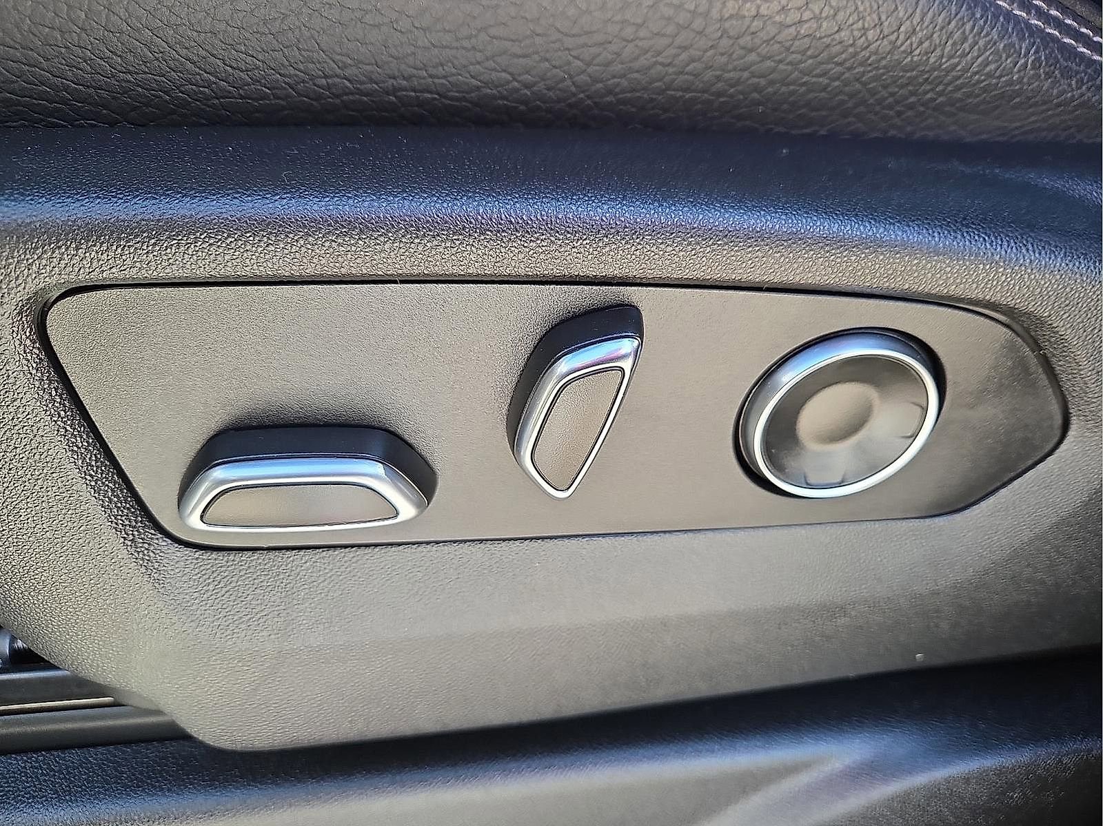 Used 2023 GMC Yukon Denali image 16