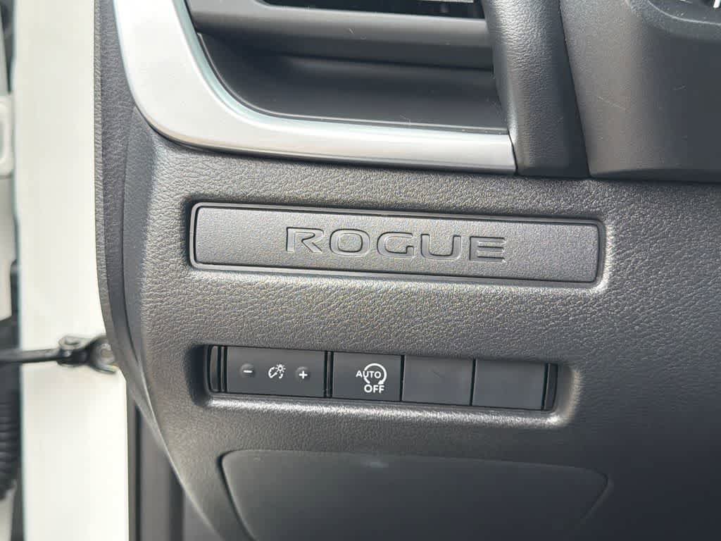 Used 2024 Nissan Rogue S FWD image 29