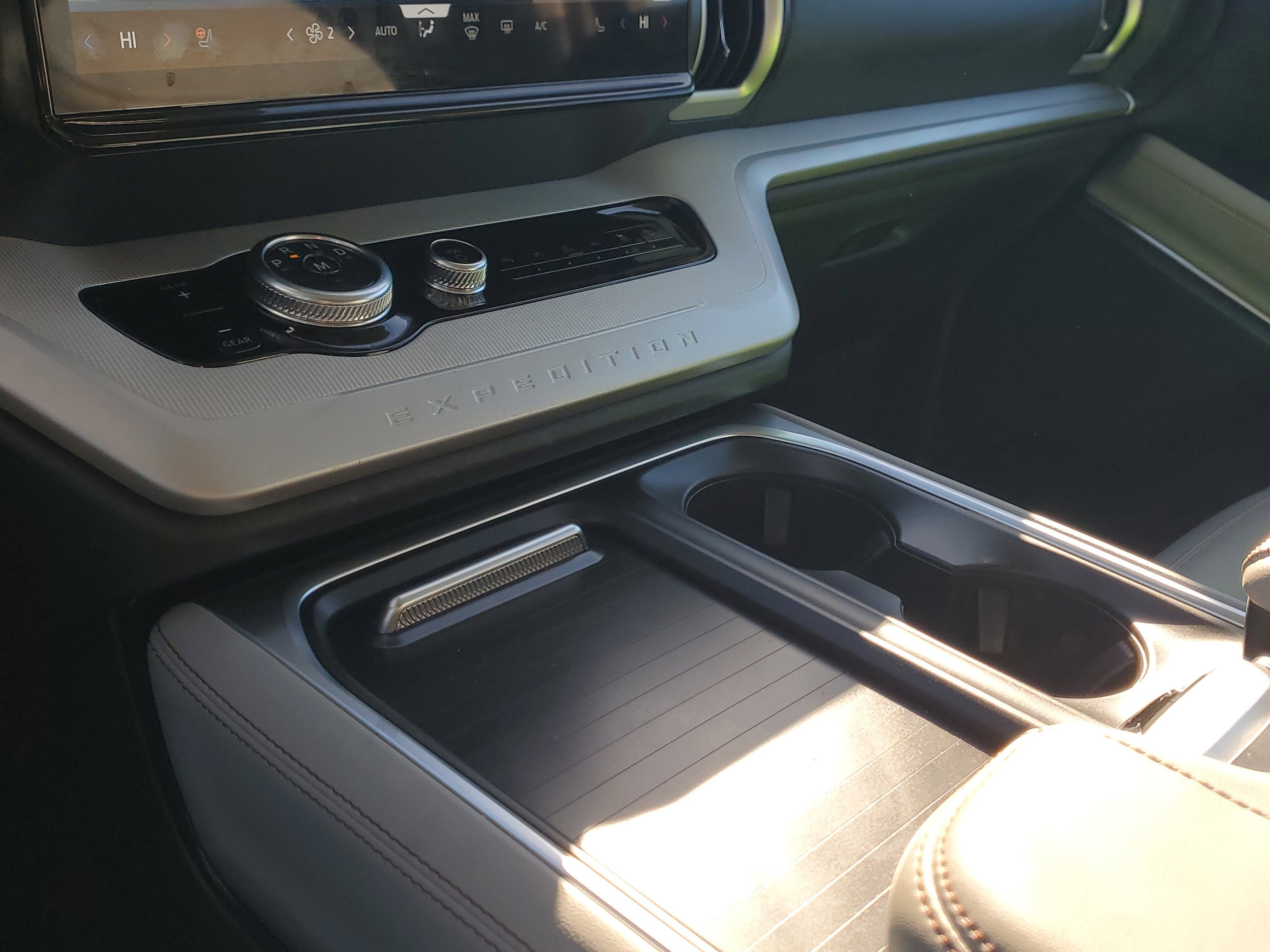 Certified 2025 Ford Expedition Active image 30