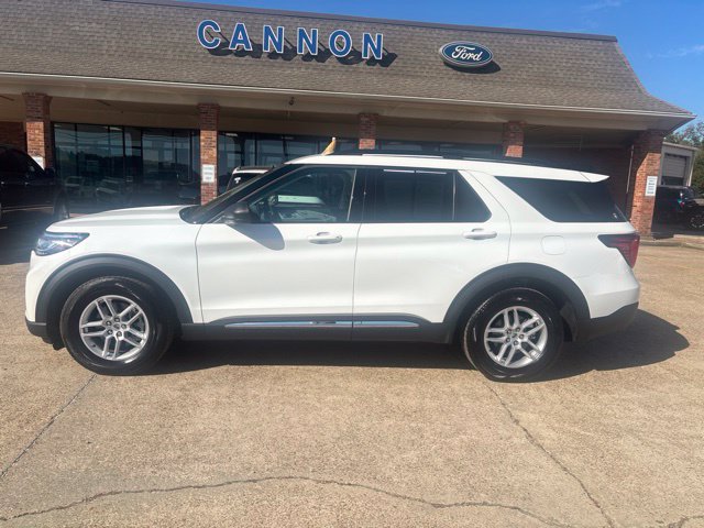Certified 2025 Ford Explorer Active w/ Active Comfort Package RWD image 2