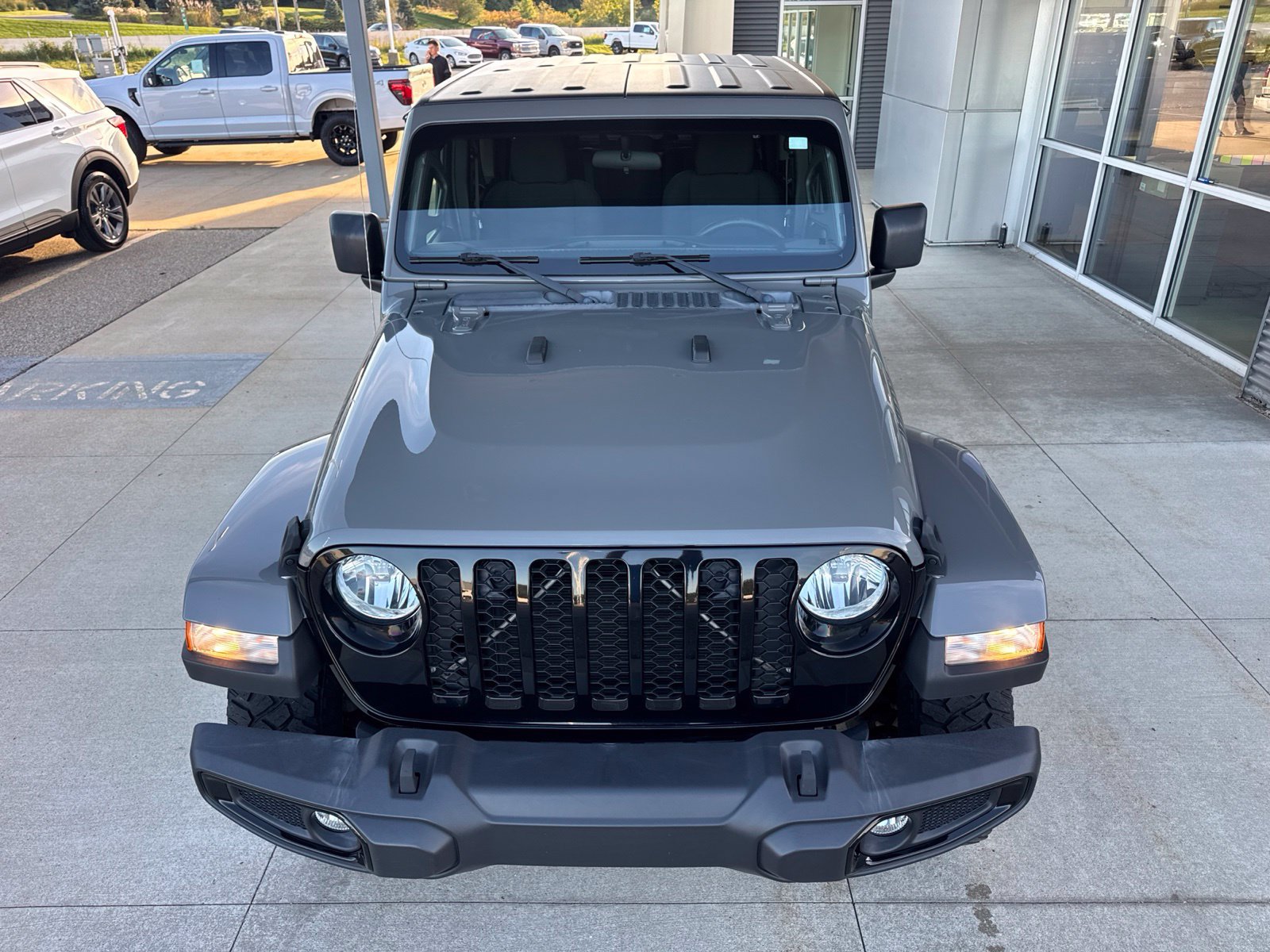 Used 2022 Jeep Gladiator Sport AWD/4WD image 12