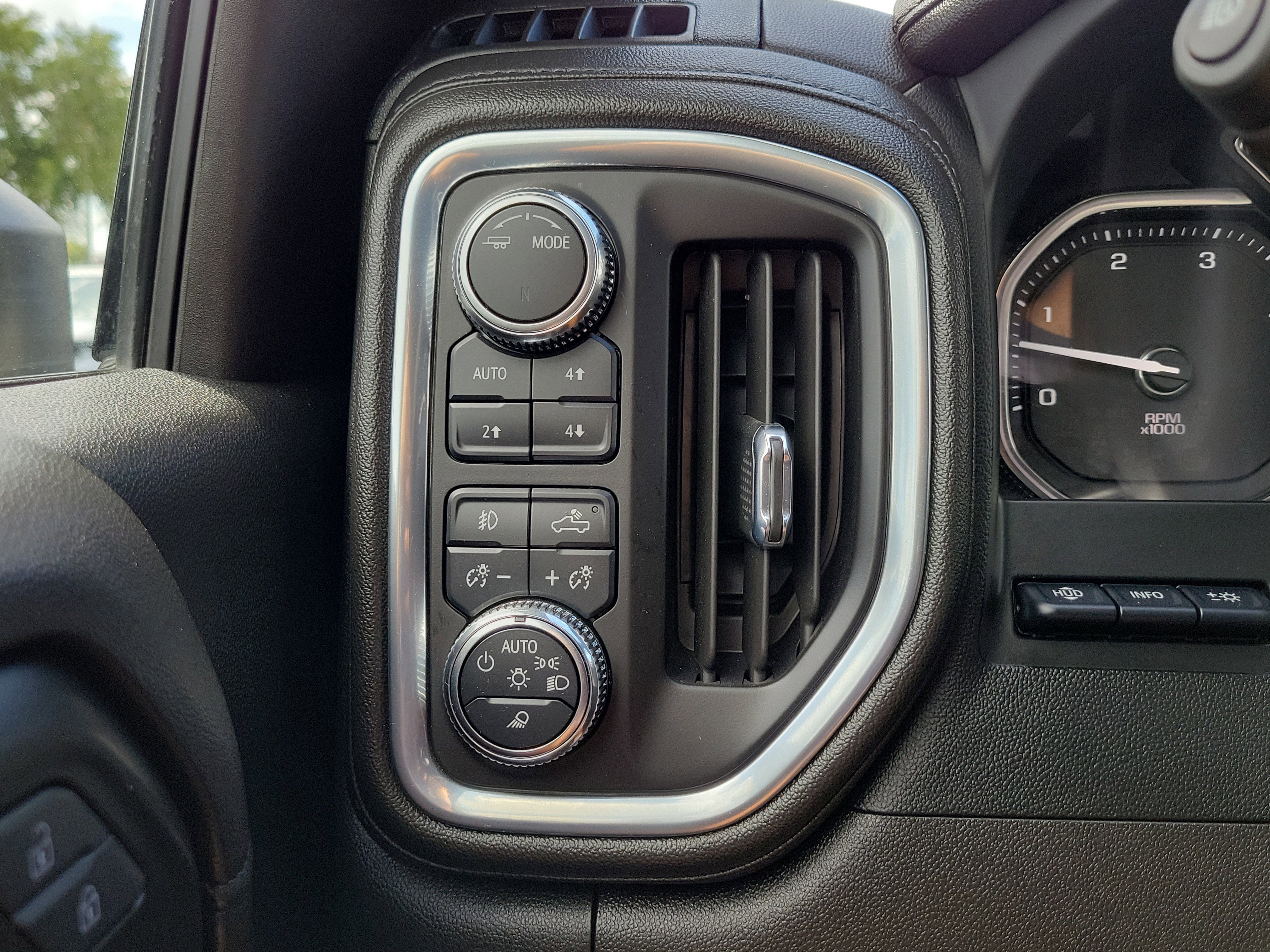 Used 2023 GMC Sierra 2500 Denali w/ Technology Package AWD/4WD image 31
