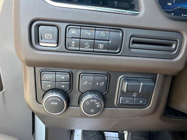 Used 2024 Chevrolet Tahoe Z71 w/ Luxury Package AWD/4WD image 15