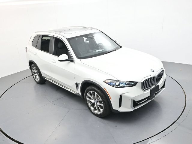 Used 2025 BMW X5 xDrive50e AWD/4WD image 35