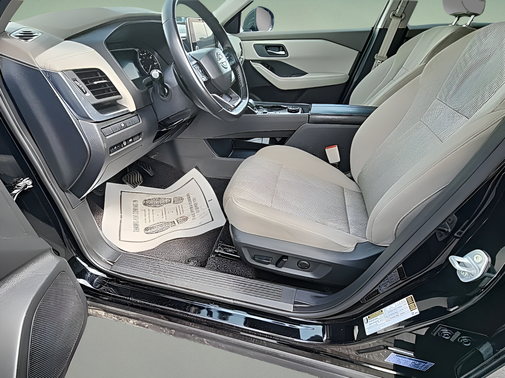 Used 2025 Nissan Rogue SV AWD/4WD image 23