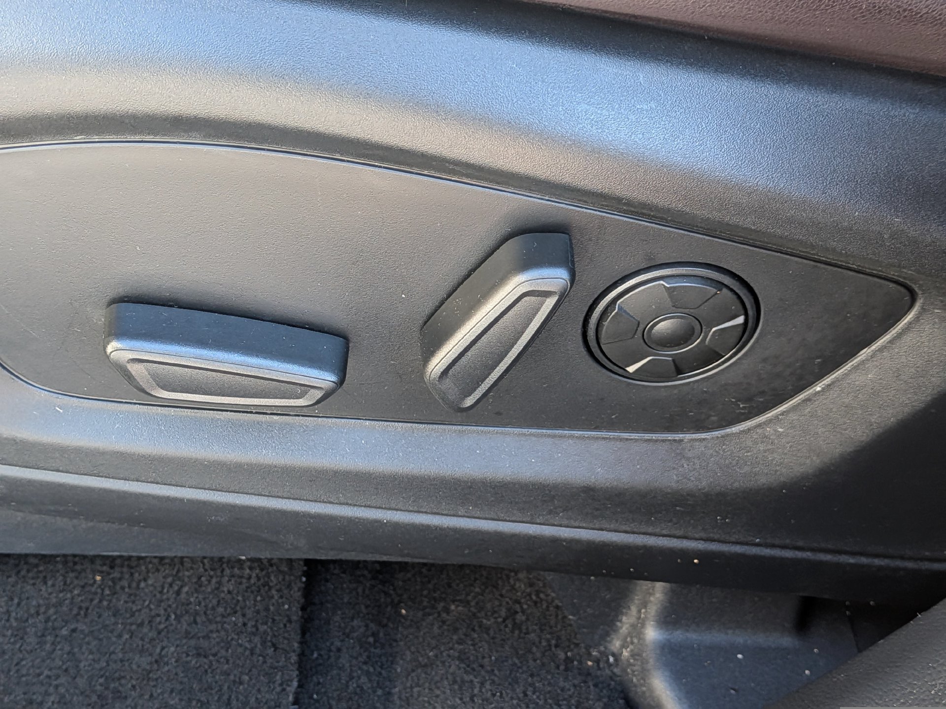 Certified 2025 Ford Explorer Platinum AWD/4WD image 23
