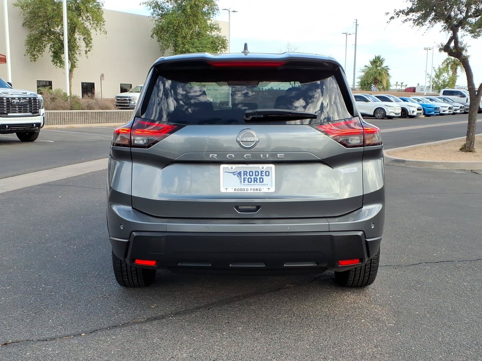 Used 2025 Nissan Rogue SV FWD image 5