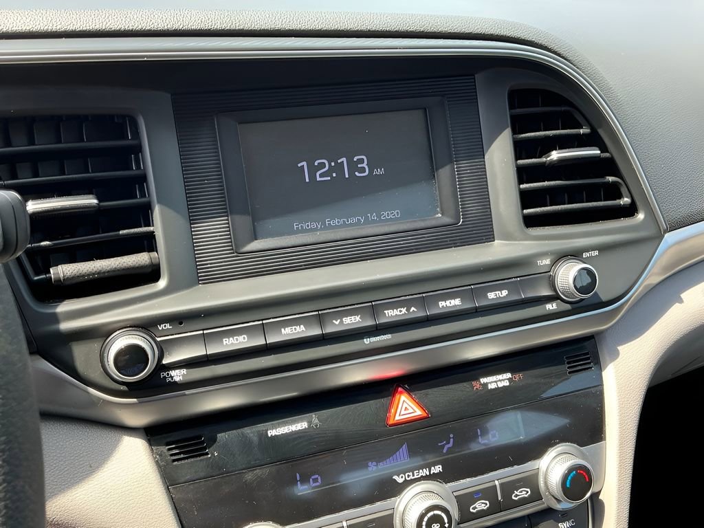 Used 2020 Hyundai Elantra SE image 34