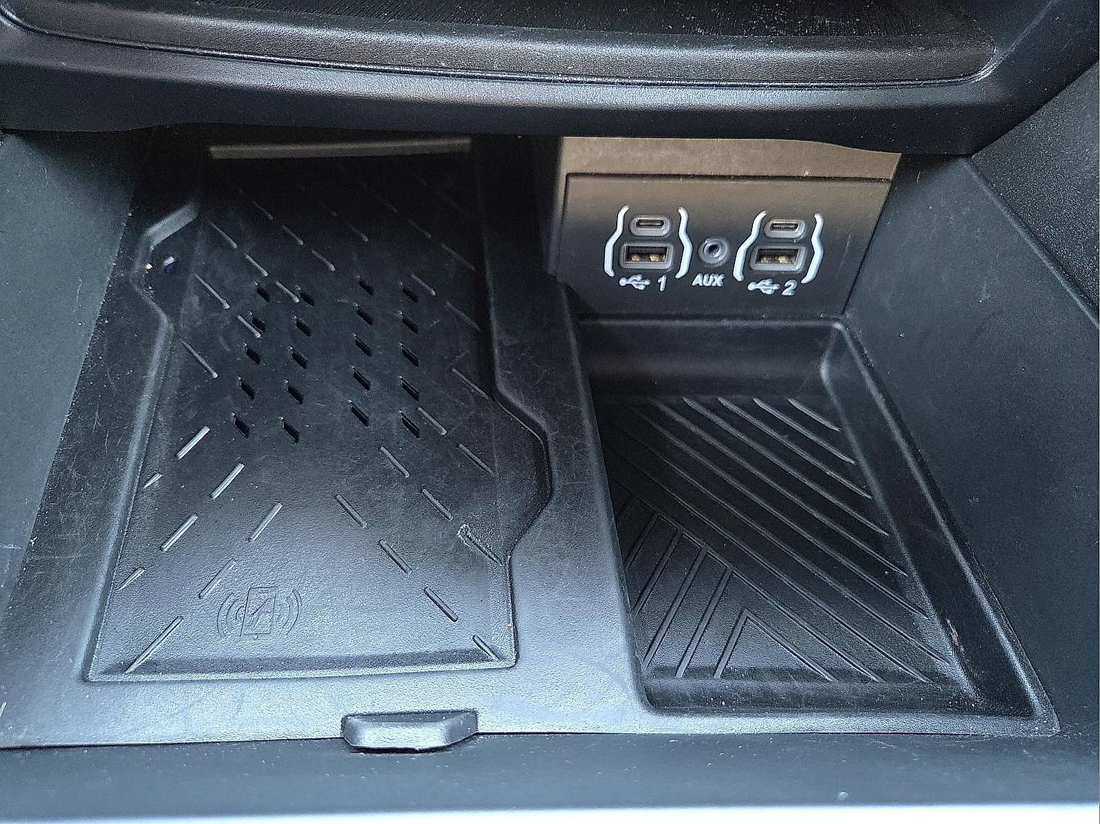 Used 2025 Chrysler Pacifica Limited image 19