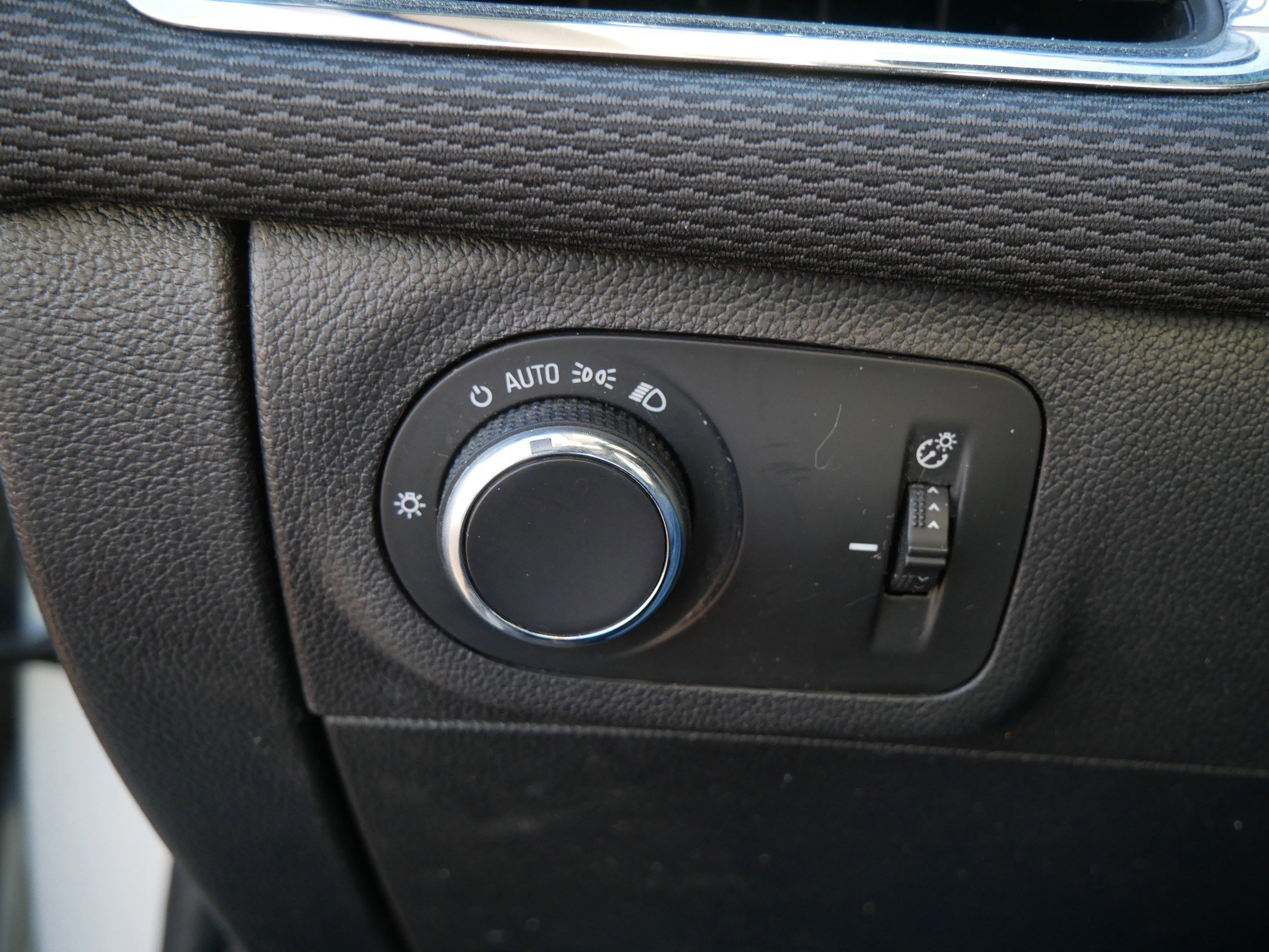 Used 2017 Chevrolet Cruze LS image 26