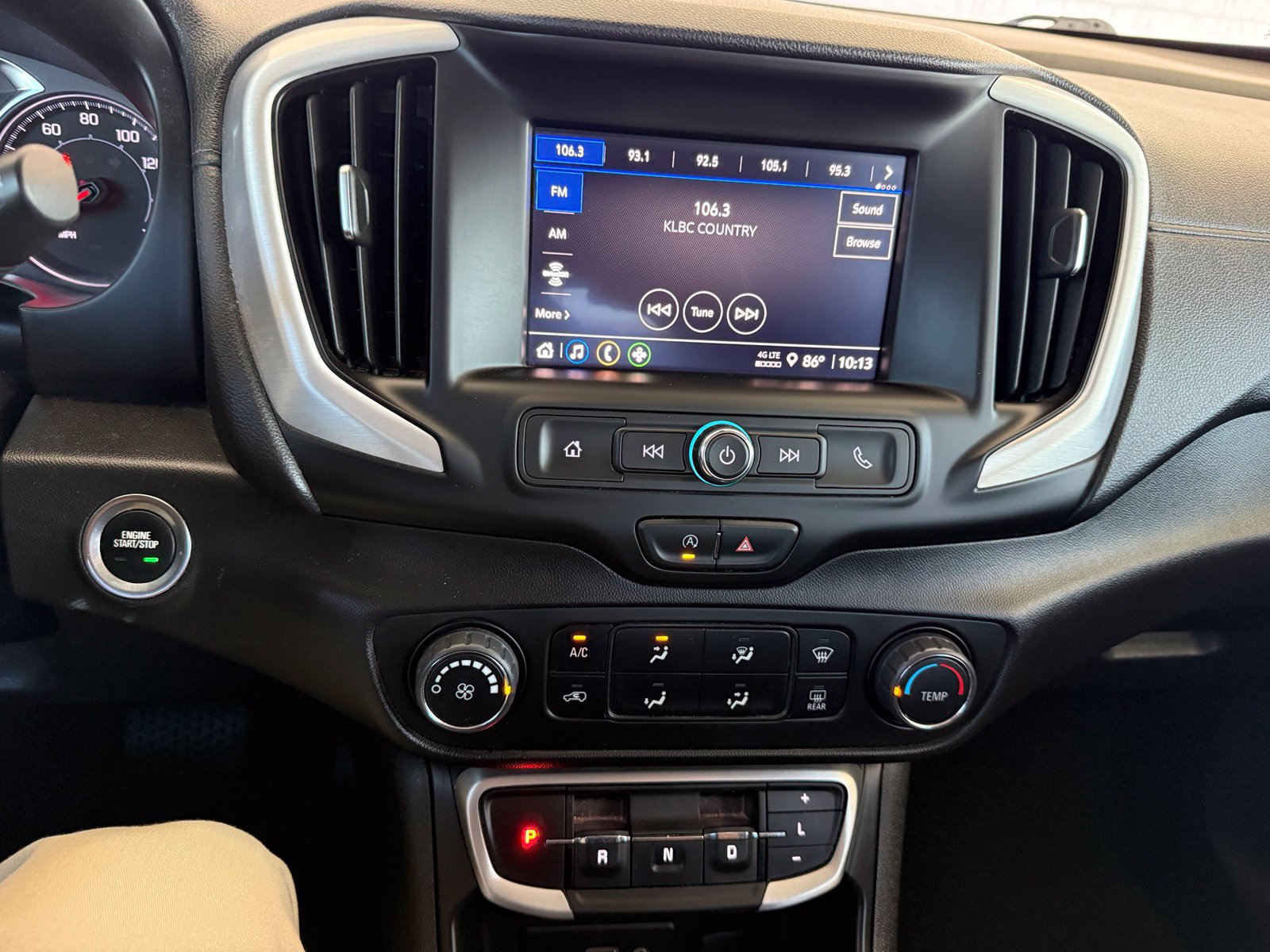 Used 2024 GMC Terrain SLE FWD image 15