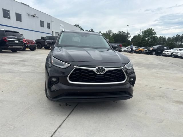 Used 2021 Toyota Highlander XLE FWD image 4