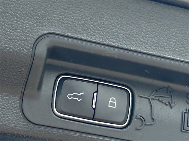 Certified 2023 Ford Explorer XLT image 28