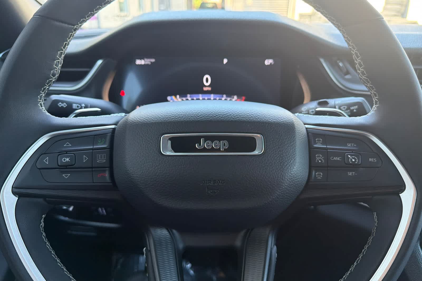 Used 2024 Jeep Grand Cherokee L Altitude AWD/4WD image 24