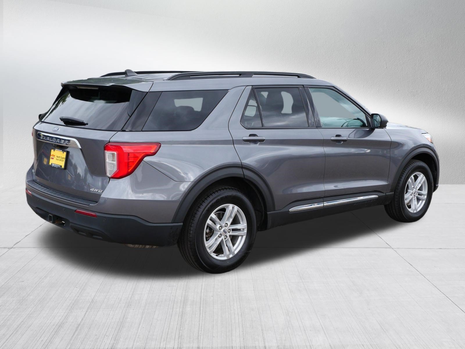 Certified 2022 Ford Explorer XLT w/ Class IV Trailer Tow Package AWD/4WD image 7