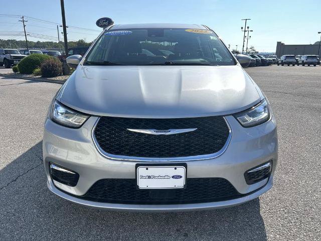 Used 2023 Chrysler Pacifica Touring-L FWD image 9