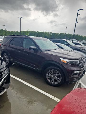 Certified 2022 Ford Explorer XLT w/ Equipment Group 202A AWD/4WD image 3