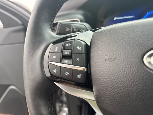 Certified 2023 Ford Explorer Platinum w/ Technology Package AWD/4WD image 19