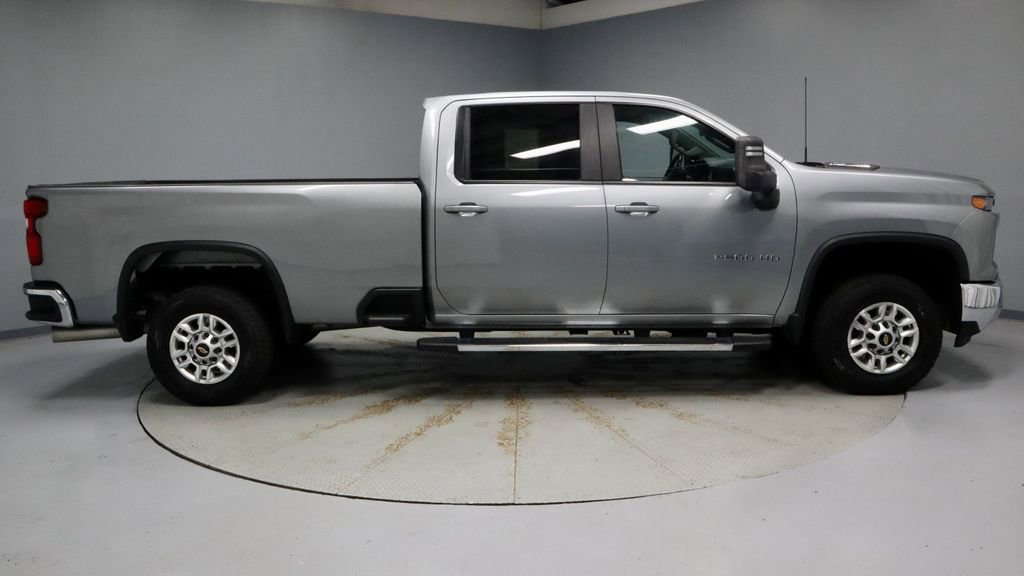 Used 2025 Chevrolet Silverado 2500 LT w/ Convenience Package AWD/4WD image 12