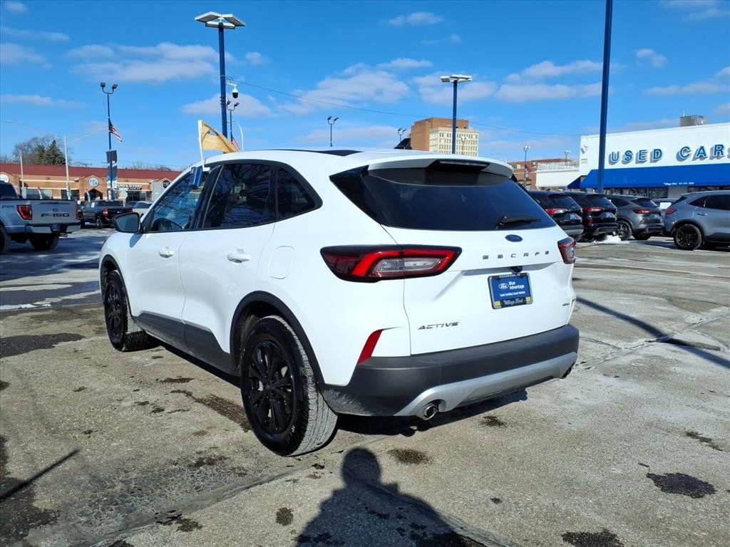 Certified 2025 Ford Escape Active AWD/4WD image 9