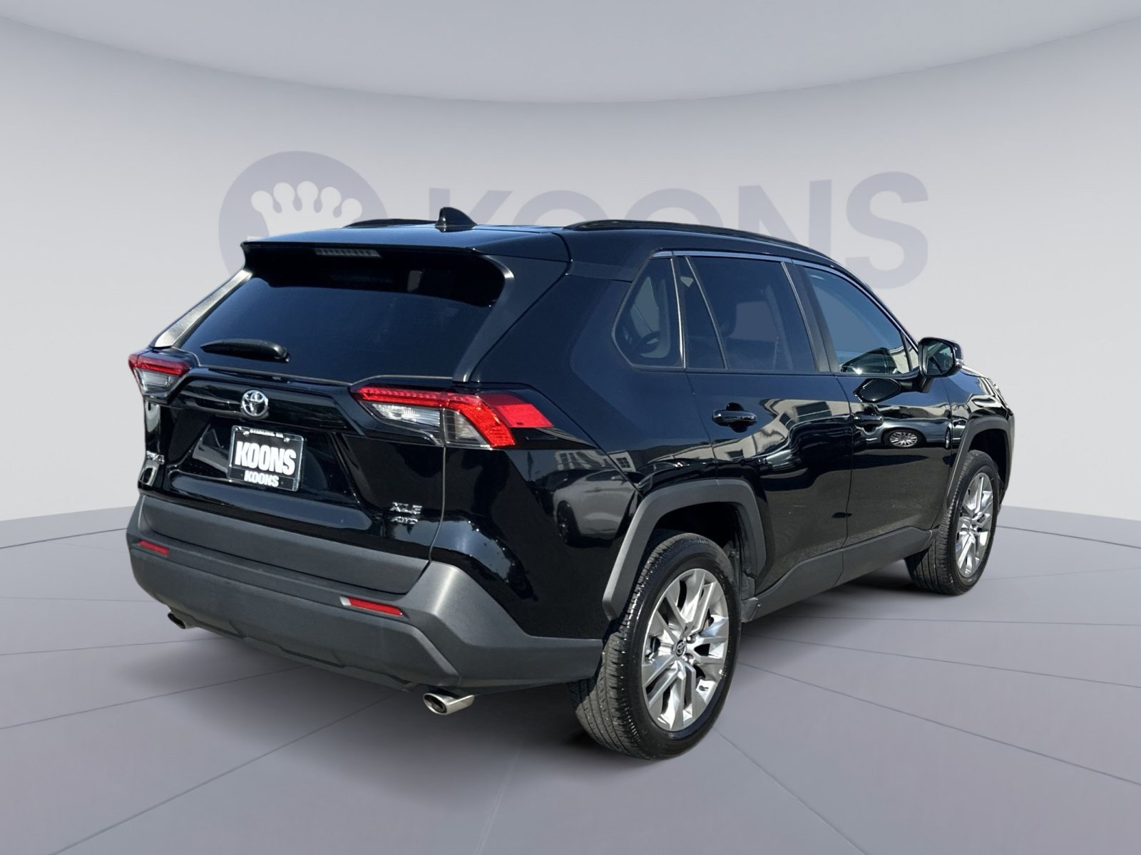 Used 2025 Toyota RAV4 XLE Premium w/ Weather Package AWD/4WD image 11